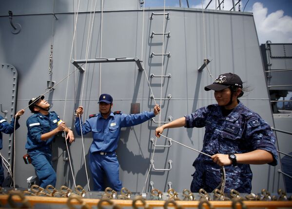 日本女兵：在航母服役的日常 - 俄羅斯衛星通訊社