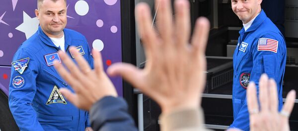 联盟MS-10上出现事故后航天员的第一批照片 联盟MS-10上出现事故后航天员的第一批照片 - 俄罗斯卫星通讯社