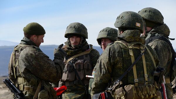 俄南部军区摩托化步兵在突击检查中确保了对别斯兰机场的环形防御 - 俄罗斯卫星通讯社
