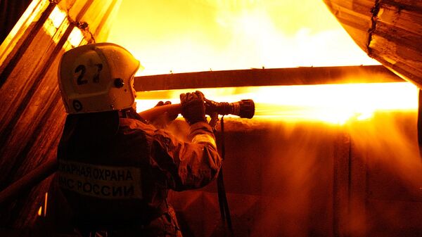俄克拉斯诺亚尔斯克汽车配件仓库灭火过程中三名消防员失联 - 俄罗斯卫星通讯社