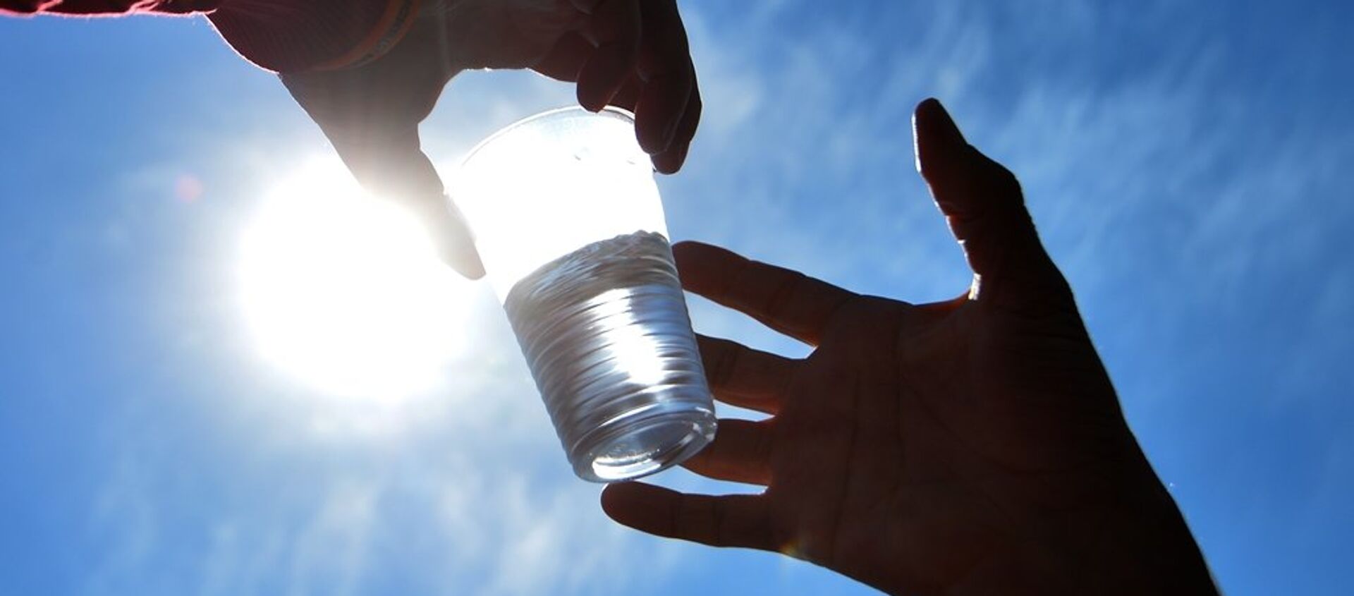 世卫组织：饮用水中的塑料颗粒对健康有最低威胁 - 俄罗斯卫星通讯社, 1920, 22.08.2019