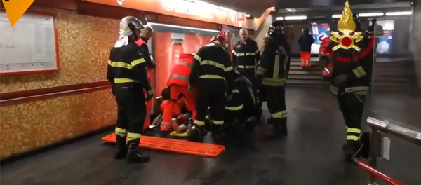 中央陸軍球迷在羅馬地鐵電梯坍塌事故中受傷 ( 中央陸軍球迷在羅馬地鐵電梯坍塌事故中受傷 ( - 俄羅斯衛星通訊社