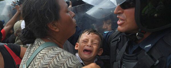 洪都拉斯移民在墨危边界 - 俄罗斯卫星通讯社