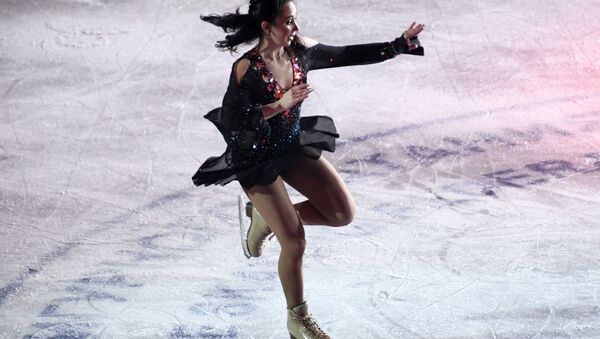 俄花滑名將圖克塔梅捨娃在加拿大大獎賽上表演“脫衣舞” - 俄羅斯衛星通訊社