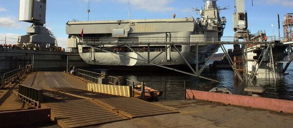 俄“库兹涅佐夫”号航母所在船舶修理厂浮船坞沉没造成4人受伤 - 俄罗斯卫星通讯社