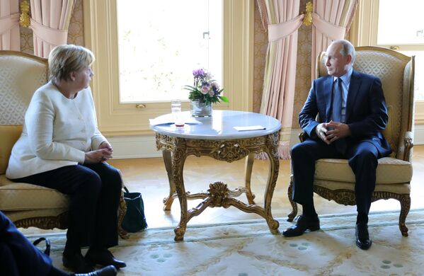 俄羅斯總統弗拉基米爾·普京與德國總理安格拉·默克爾舉行會晤 - 俄羅斯衛星通訊社