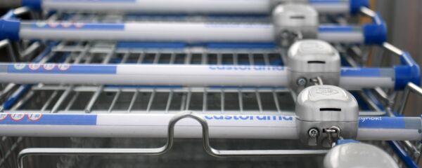 一位退休人士靠超市的购物车每月“赚”600欧元 一位退休人士靠超市的购物车每月“赚”600欧元 - 俄罗斯卫星通讯社