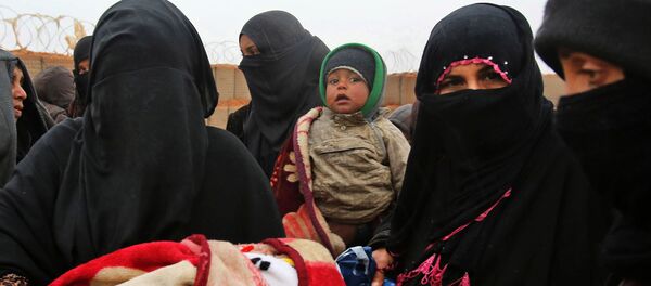 運往敘利亞魯克班難民營的大部分人道物資可能落入匪幫手中 - 俄羅斯衛星通訊社