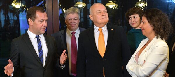 梅德韋傑夫會見安德烈∙斯捷寧國際攝影大賽決賽選手們 - 俄羅斯衛星通訊社