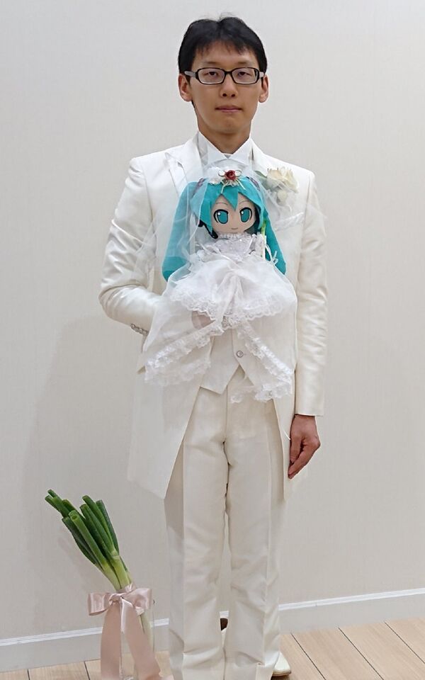 日本男子娶虚拟女歌手为妻 - 俄罗斯卫星通讯社