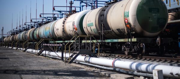 Цистерны на нефтебазе на территории Новороссийского морского торгового порта - 俄罗斯卫星通讯社