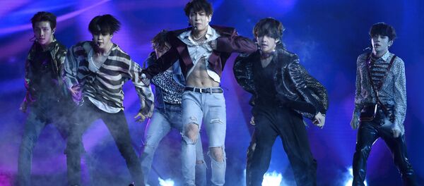 韓國著名男團在日陷納粹風波 - 俄羅斯衛星通訊社