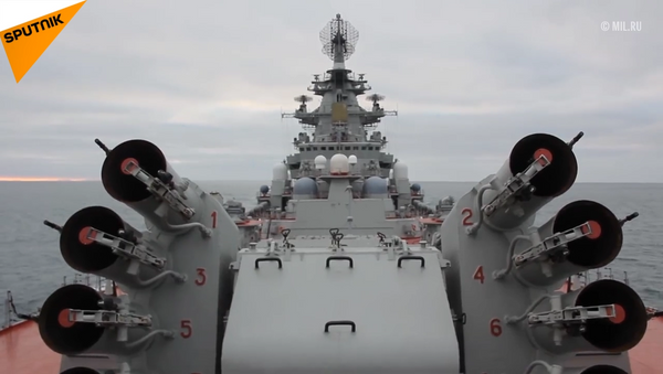 俄“彼得大帝”号核动力导弹巡洋舰在巴伦支海举行演习 - 俄罗斯卫星通讯社