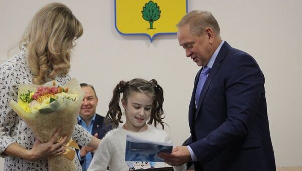 10歲女孩創下俄羅斯引體向上記錄 - 俄羅斯衛星通訊社