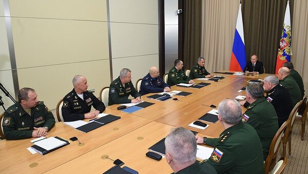 俄总统普京在军事问题会议上 - 俄罗斯卫星通讯社