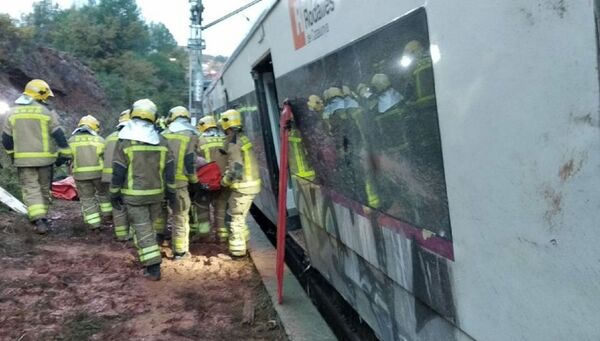 西班牙緊急情況部門：加泰羅尼亞通勤列車事故受傷人數上升至49人 - 俄羅斯衛星通訊社