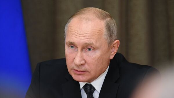 Президент РФ В. Путин провел совещание с руководством Минобороны РФ - 俄羅斯衛星通訊社