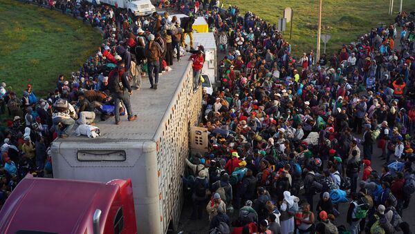 墨西哥總統：墨西哥將向尋求赴美國的移民提供人道主義援助 - 俄羅斯衛星通訊社