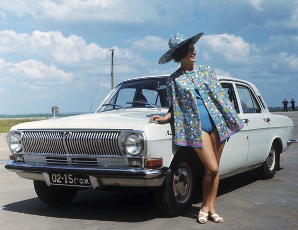 苏联时期的汽车广告 - 俄罗斯卫星通讯社