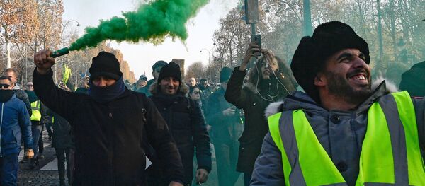 RT拍摄组在报道巴黎抗议时受伤 - 俄罗斯卫星通讯社