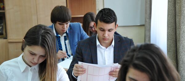 俄圣彼得堡中学生首次为全国统考汉语科目备考 - 俄罗斯卫星通讯社