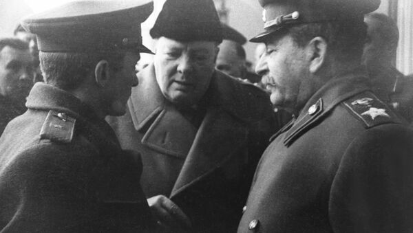 俄警卫局长顾问：斯大林从1941年开始给丘吉尔送白兰地 - 俄罗斯卫星通讯社