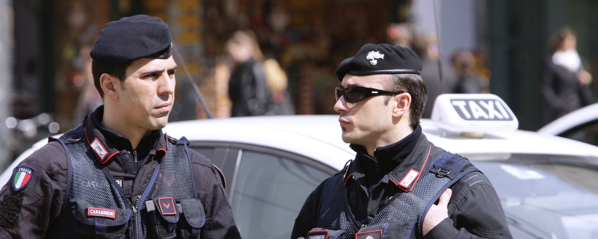 Полиция на одной из улиц Милана. - 俄羅斯衛星通訊社, 1920, 11.06.2021