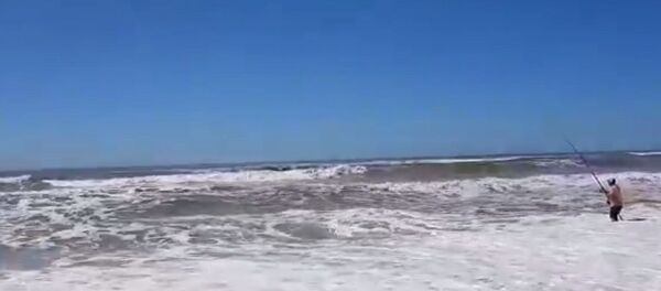 阿根廷渔民用钓鱼竿“抓住”了溺水女孩 - 俄罗斯卫星通讯社