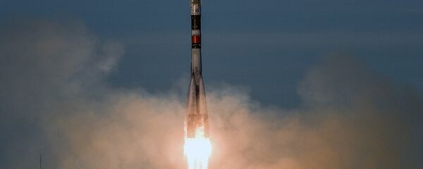 搭载“联盟MS-11”载人飞船的“联盟-FG”运载火箭从拜科努尔航天中心的“加加林”发射台发射升空 - 俄罗斯卫星通讯社