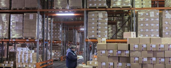 俄鄂木斯克糖果厂“斯拉多涅日”的成品库 - 俄罗斯卫星通讯社