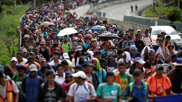 Караван мигрантов из Центральной Америки на пути к границе США в Мексике - 俄罗斯卫星通讯社