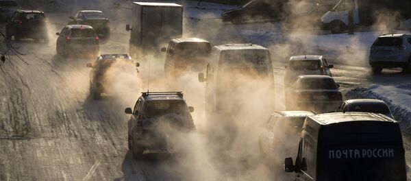 Автомобили на улице Фабричная в Новосибирске Автомобили на улице Фабричная в Новосибирске - 俄羅斯衛星通訊社