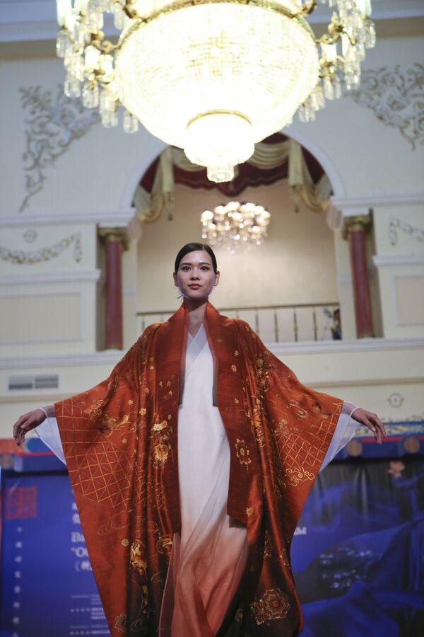 莫斯科中国文化中心举办时装展庆祝成立六周年 - 俄罗斯卫星通讯社