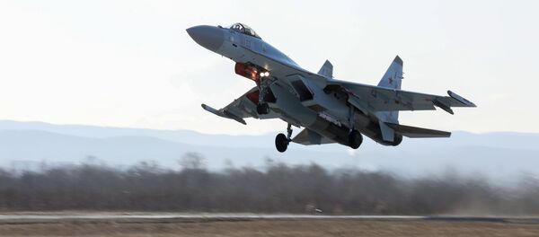 Выступление пилотажной группы Соколы России на истребителях Су-35С во Владивостоке Выступление пилотажной группы Соколы России на истребителях Су-35С во Владивостоке - 俄羅斯衛星通訊社