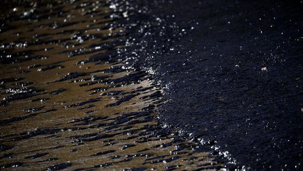 跨安第斯山脉石油管道哥伦比亚段遭袭击 石油污染河流 - 俄罗斯卫星通讯社
