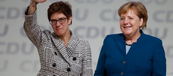 德国基民盟党魁选举结果：安妮格雷特·克兰普-卡伦鲍尔继任默克尔出任党主席 - 俄罗斯卫星通讯社