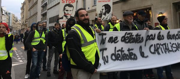 马克龙宣布法国进入经济紧急状态并提高最低工资 - 俄罗斯卫星通讯社