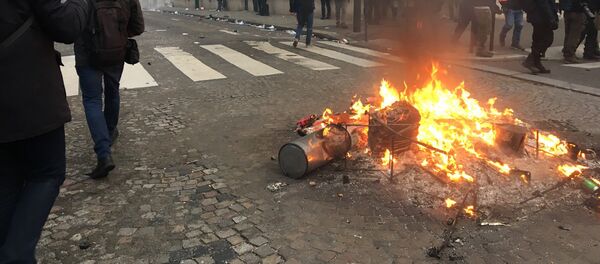 Протест желтых жилетов в Париже. - 俄罗斯卫星通讯社