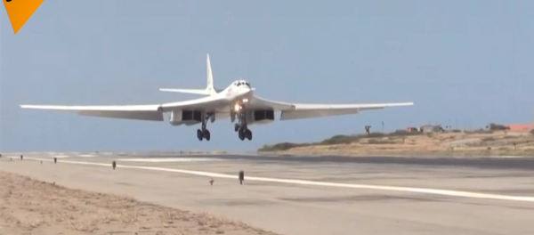 俄罗斯图-160战机飞抵委内瑞拉 - 俄罗斯卫星通讯社