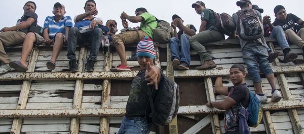 危地馬拉境內約2000名大篷車移民獲聯合國援助 - 俄羅斯衛星通訊社