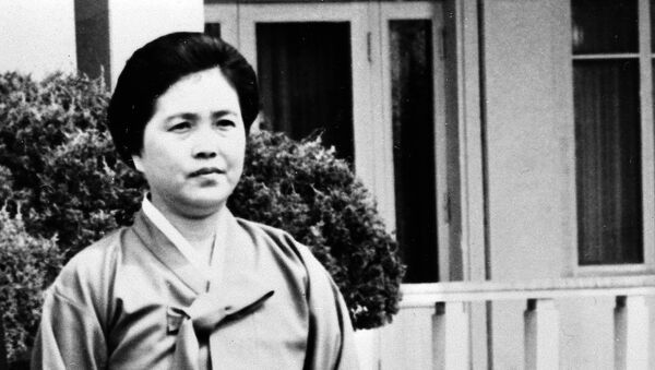 消息：朝鮮前領導人金日成夫人金聖愛去世 - 俄羅斯衛星通訊社