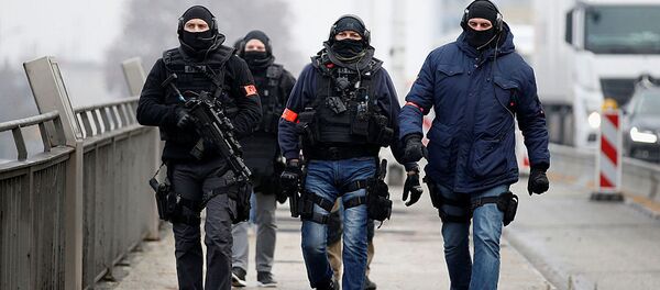 法国特种部队人员在斯特拉斯堡 （2018.12.12） - 俄罗斯卫星通讯社