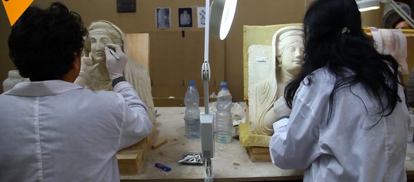 叙利亚文物修复小组“拯救”战火中受损雕像 叙利亚文物修复小组“拯救”战火中受损雕像 - 俄罗斯卫星通讯社