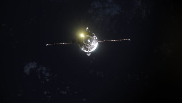 Грузовой корабль Прогресс МС-05 пристыковывается к МКС - 俄罗斯卫星通讯社