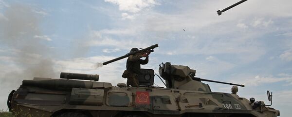 Стрельба переносного зенитного ракетного комплекса (ПЗРК) Игла - 俄罗斯卫星通讯社