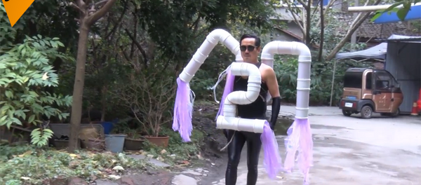 中國人變廢為寶 用垃圾做衣服 - 俄羅斯衛星通訊社