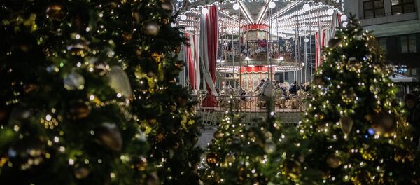 Карусель на площади Революции в Москве - 俄罗斯卫星通讯社