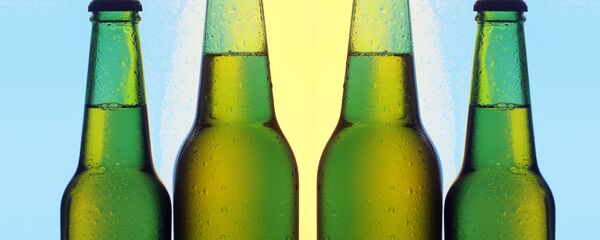 媒体称阿根廷居民在水里抢上百瓶啤酒 - 俄罗斯卫星通讯社