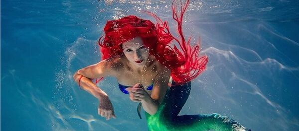 俄罗斯姑娘为何想当美人鱼？ - 俄罗斯卫星通讯社
