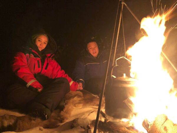 冯同学摩尔曼斯克极光之旅中的冰上极光晚餐 冯同学摩尔曼斯克极光之旅中的冰上极光晚餐 - 俄罗斯卫星通讯社